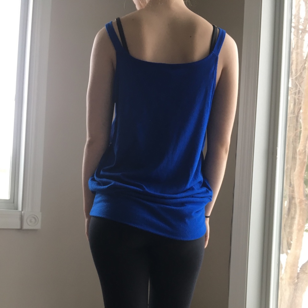 Studio Y Tank Style Blue Sparkle Shirt Size Medium - Picture 2 of 3